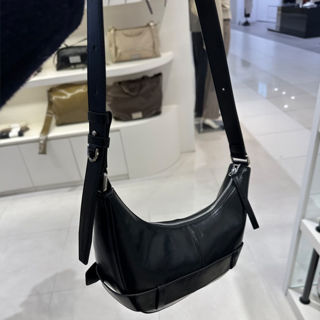 (새상품)마뗑킴 벨트드 숄더백 미니백 블랙 마땡킴 상품이미지3