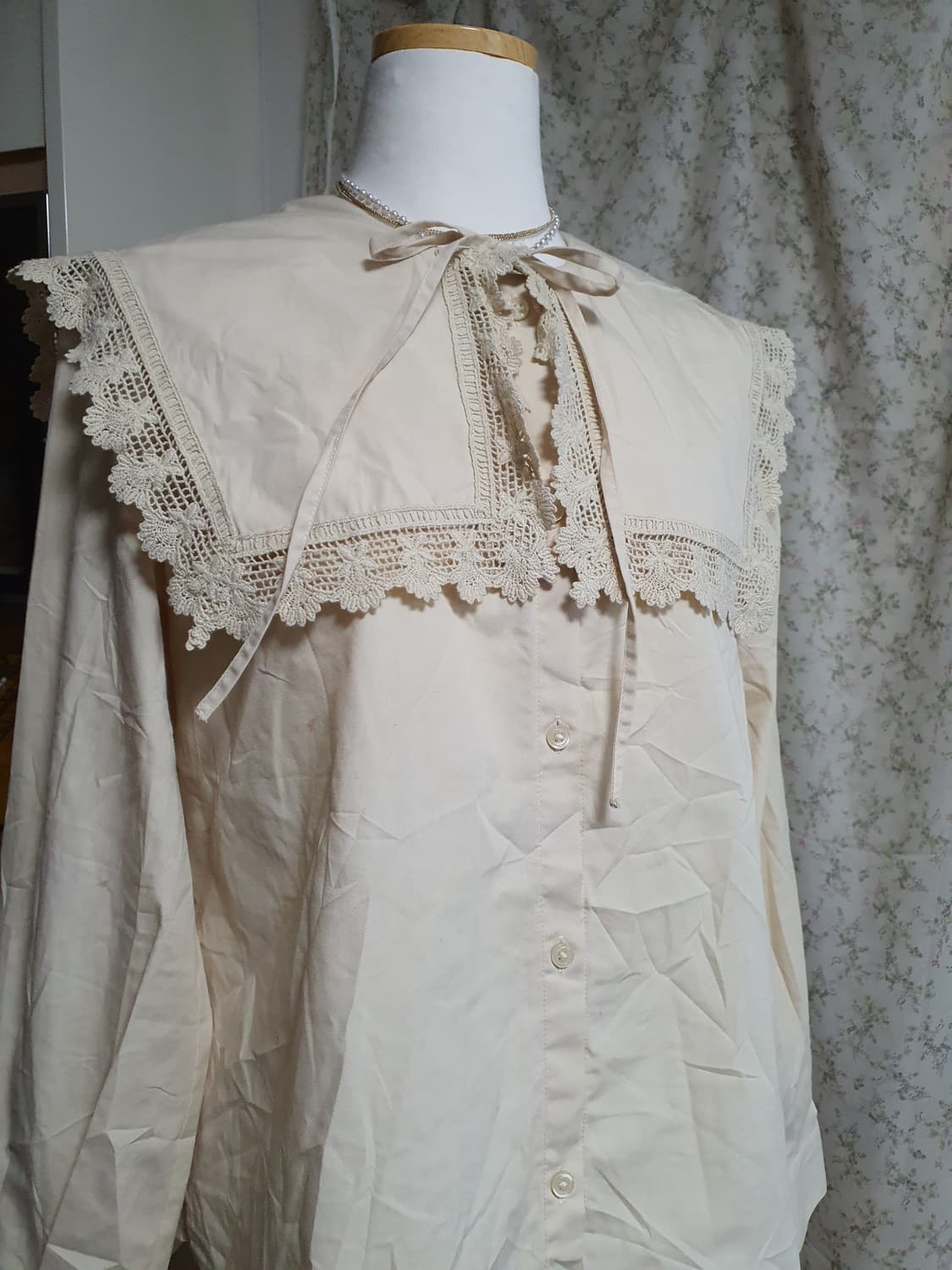 [지뢰계] 레이스 빅 카라 블라우스 아이보리 상품이미지5