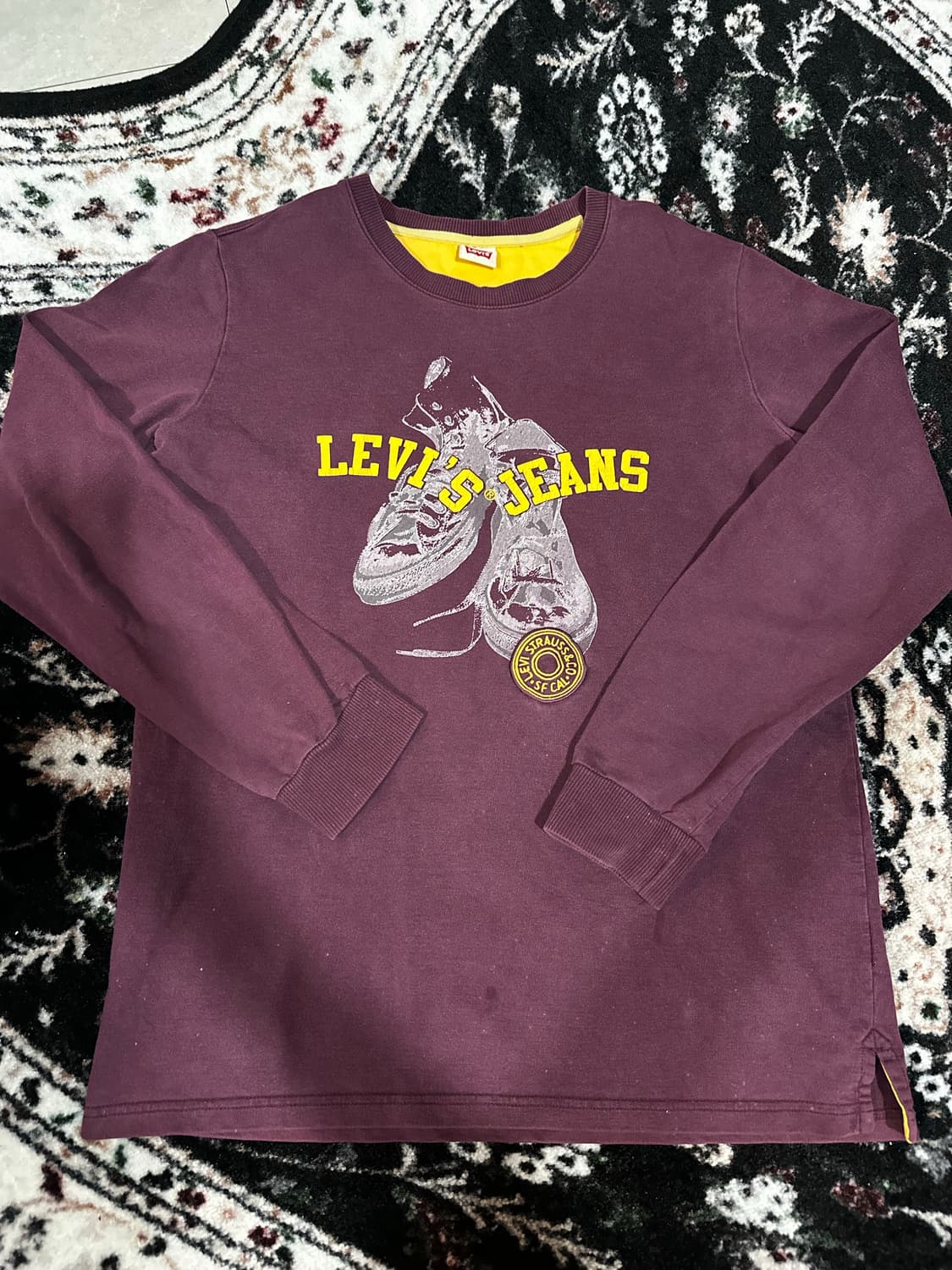 리바이스 버건디 프린팅 패치 스웻셔츠 상품이미지1