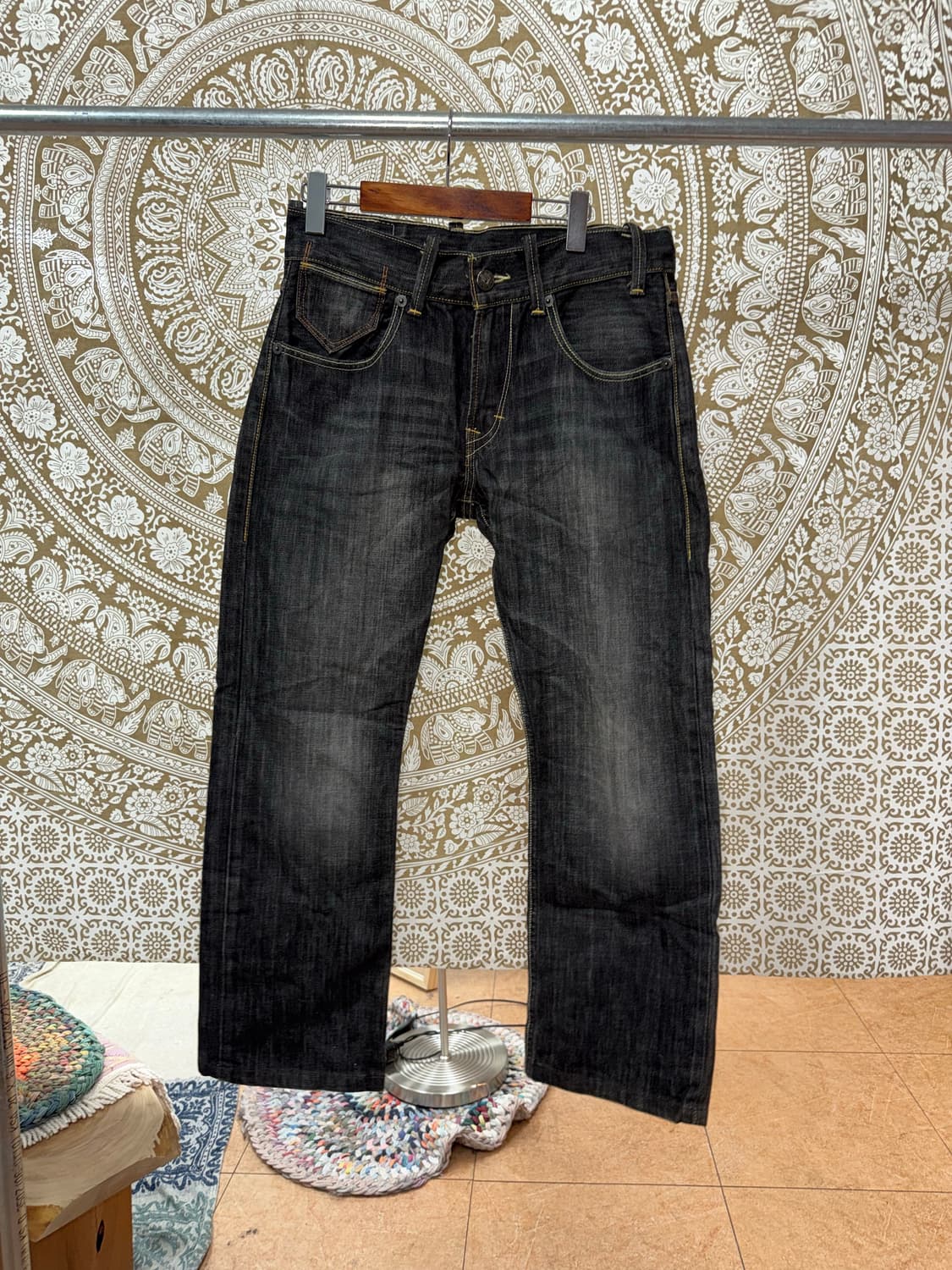 리바이스 523 스트레이트핏 워싱 흑청 데님팬츠  상품이미지3