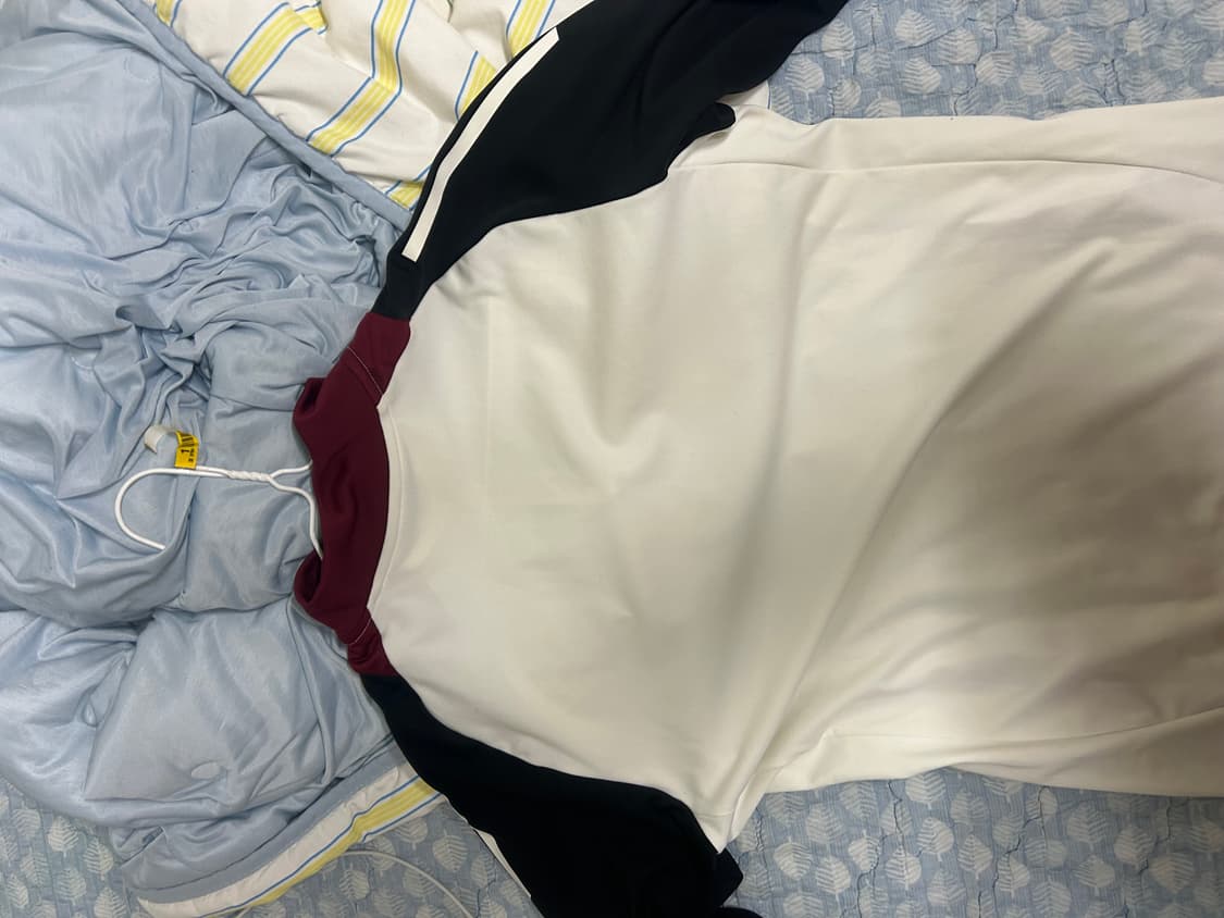 아디다스 맨유 트레이닝탑  상품이미지3