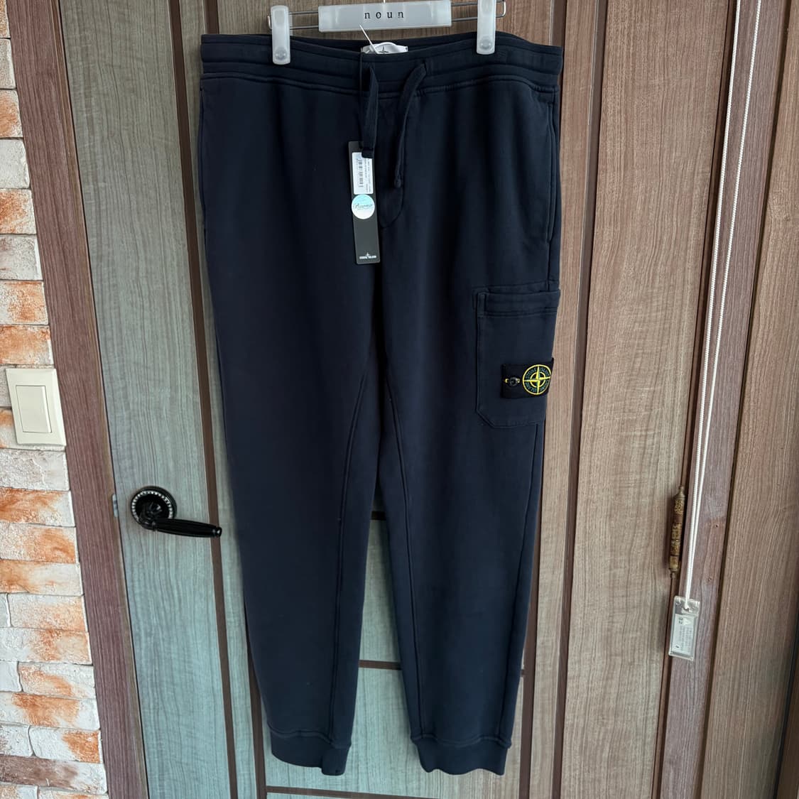 새상품(XL)스톤아일랜드 와펜 패치 카고 트레이닝 팬츠 네이비 상품이미지3