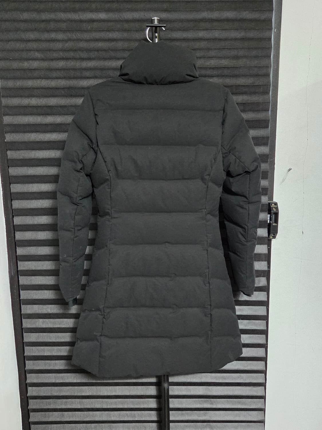 [데상트] 덕다운 하프롱패딩 판매합니다. 상품이미지7