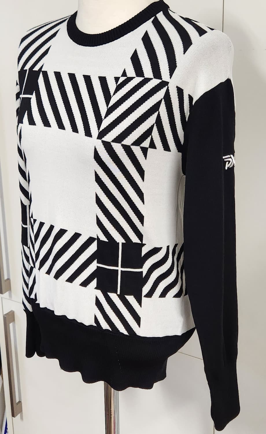 PXG 골프 블랙 앤 화이트 패턴 니트 XS 상품이미지2