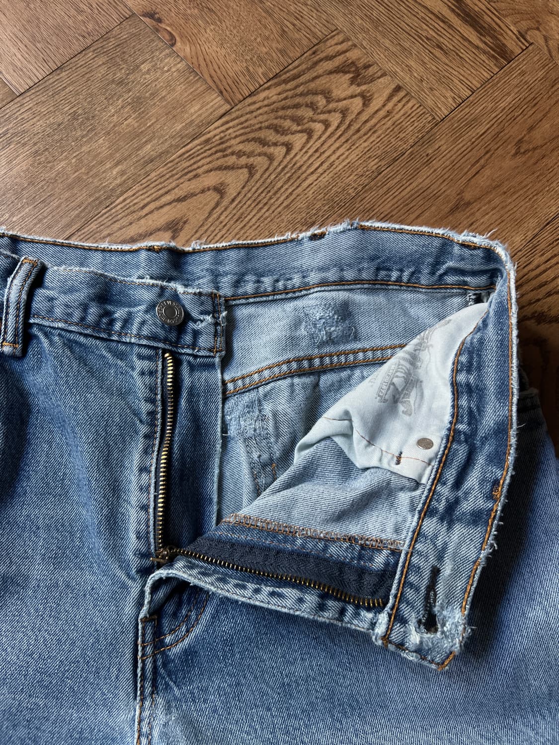 [34]리바이스 517 빈티지 데미지드 워싱 플레어핏 데님 팬츠 상품이미지3