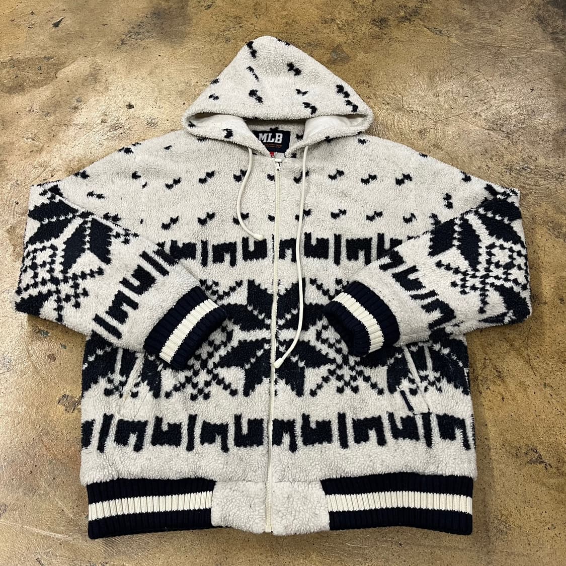 엠엘비 쿠앤크 흰검 화이트 블랙 양털 후리스 후드집업  상품이미지2