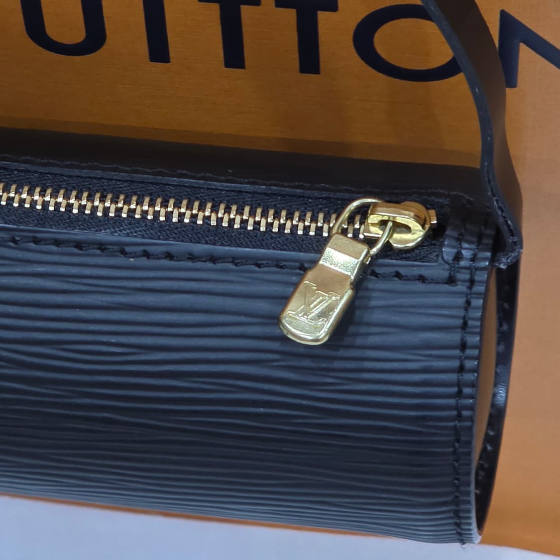 루이비통 에삐 빠삐용 미니백  상품이미지4