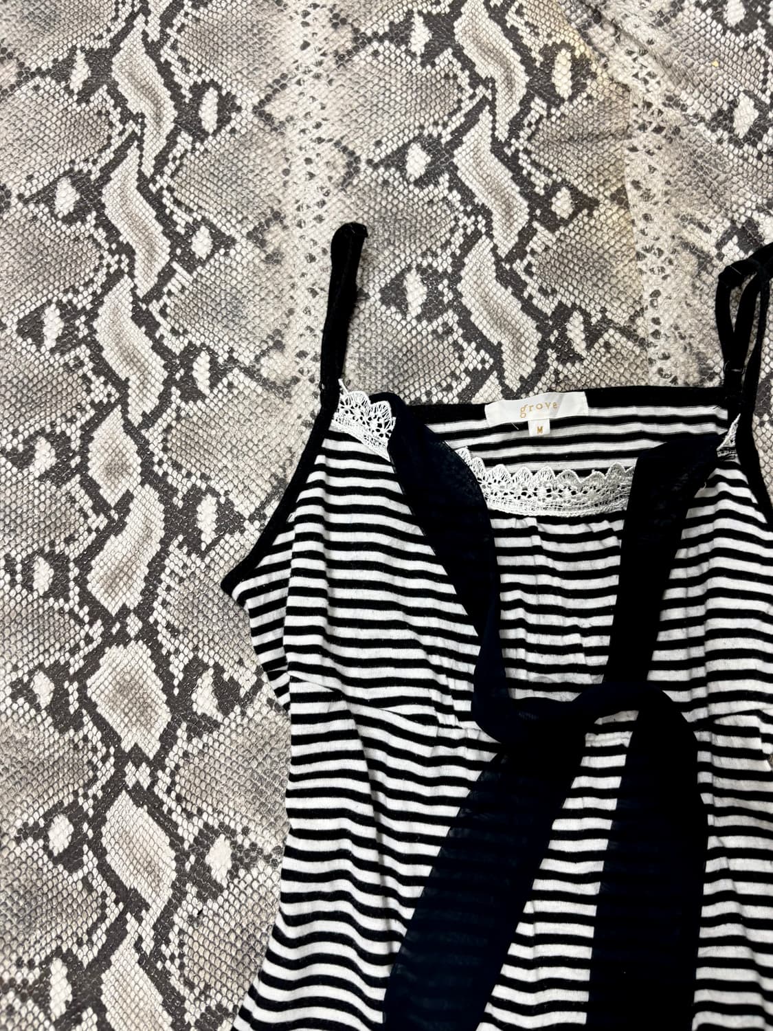 “Vintage” Y2K Stripe Lace Sleeveless 상품이미지3