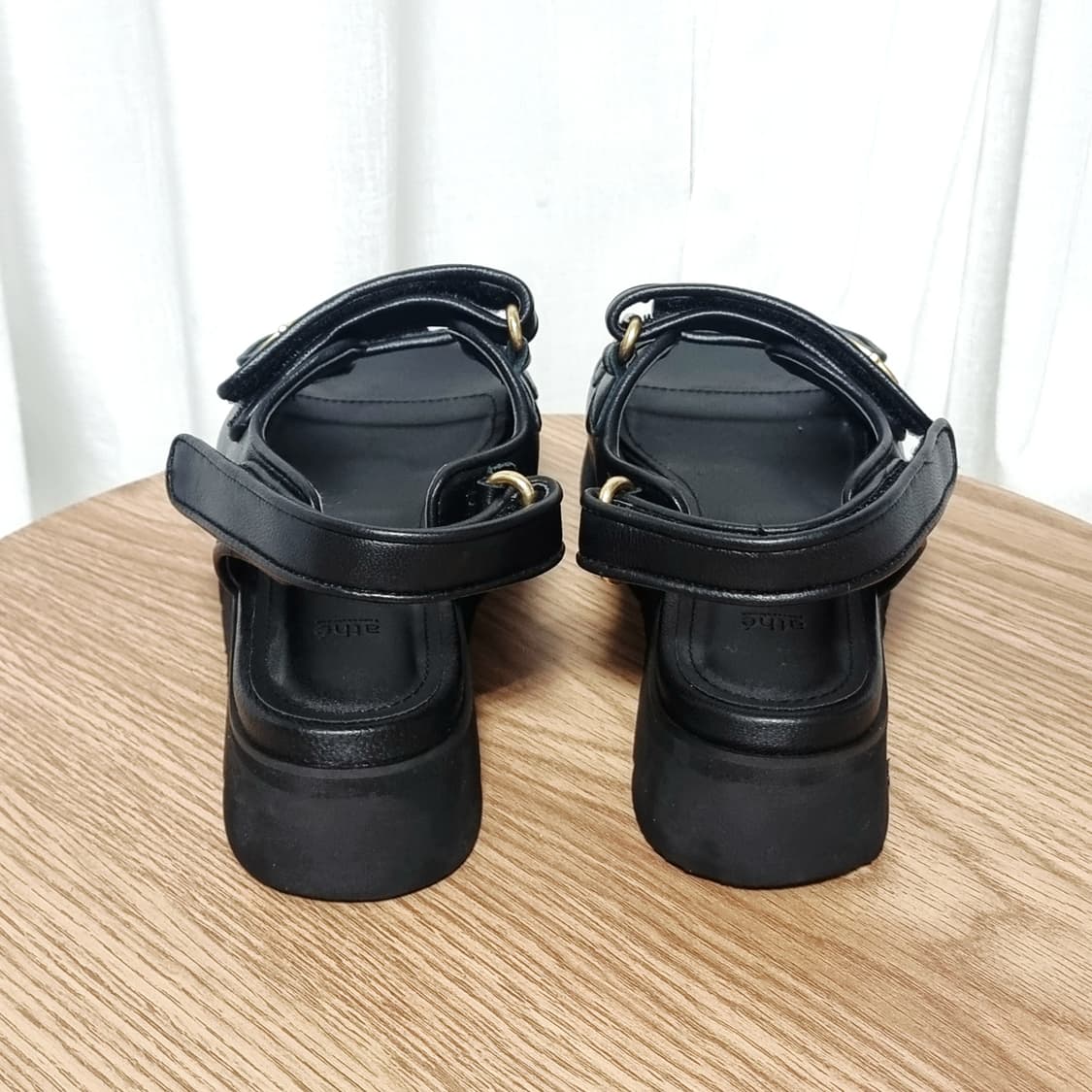 아떼 바네사브루노 로고장식 천연가죽 샌들 슬리퍼 (240mm) 상태좋음 상품이미지7