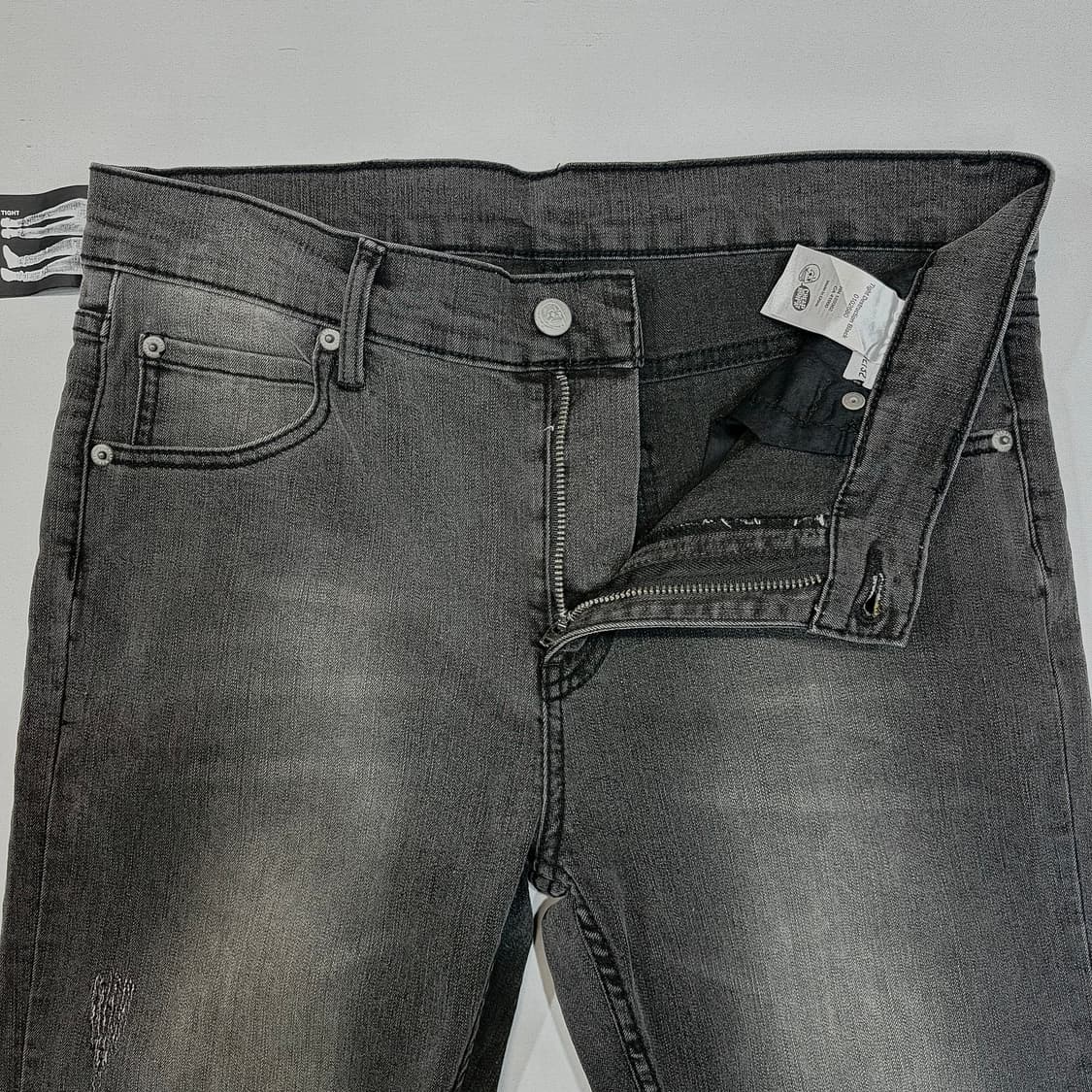 칩먼데이 데미지드 슬림 스트레이트 블랙진 (32) 상품이미지3