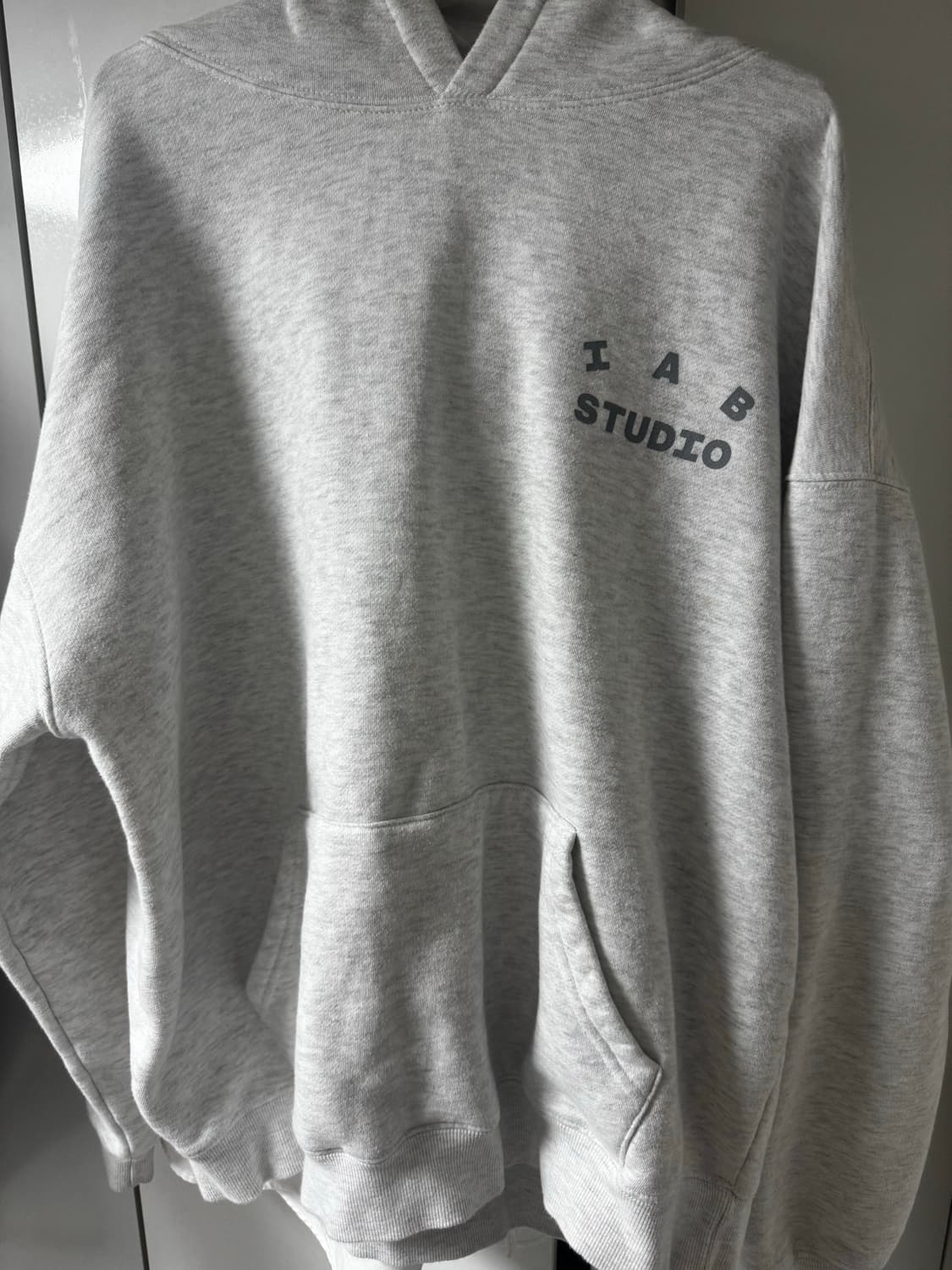 IAB studio 24 light gray hoodie 상품이미지2