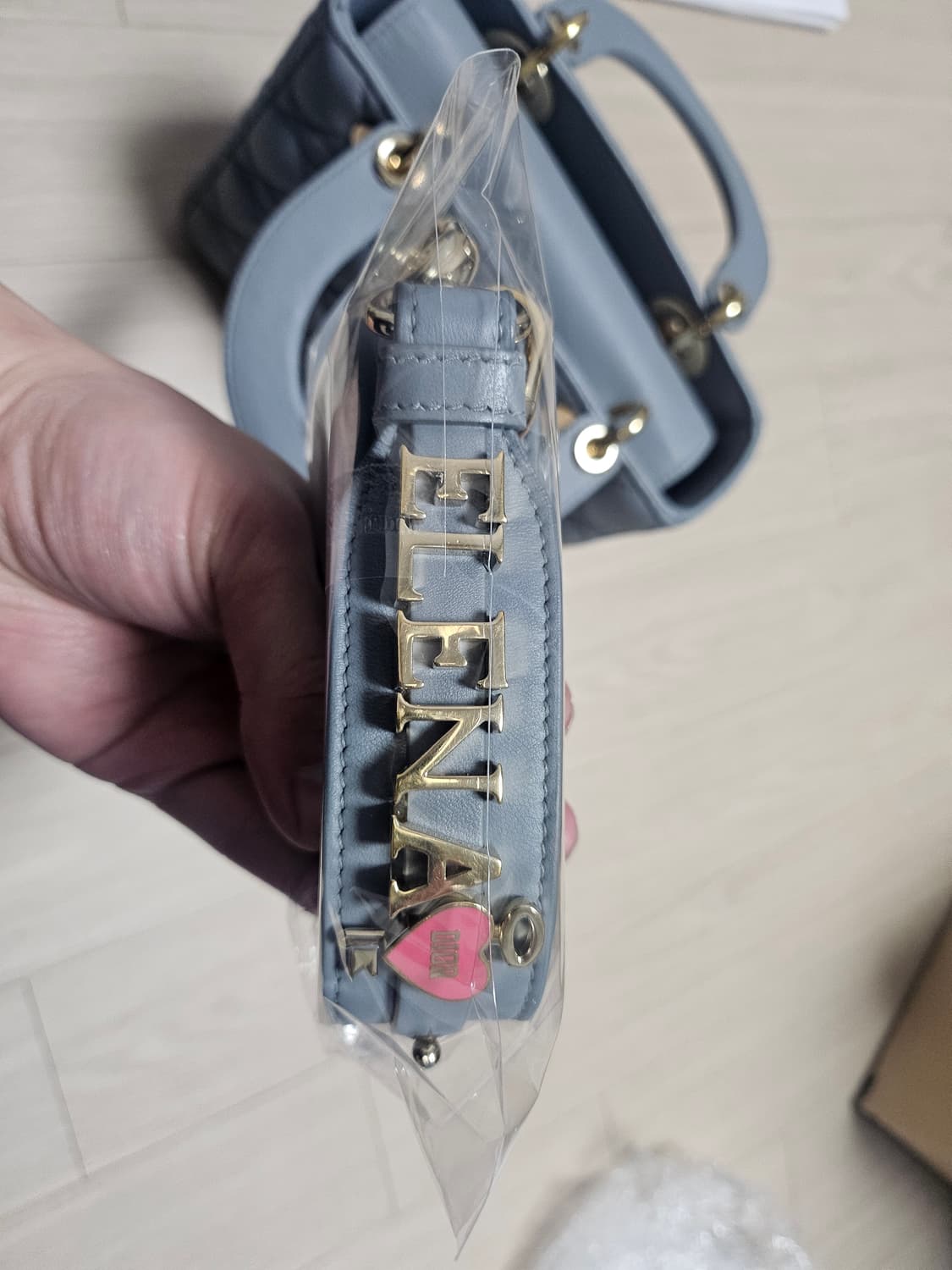 디올 레이디백 미니 블루 그레이 램스킨퀼팅백 상품이미지9