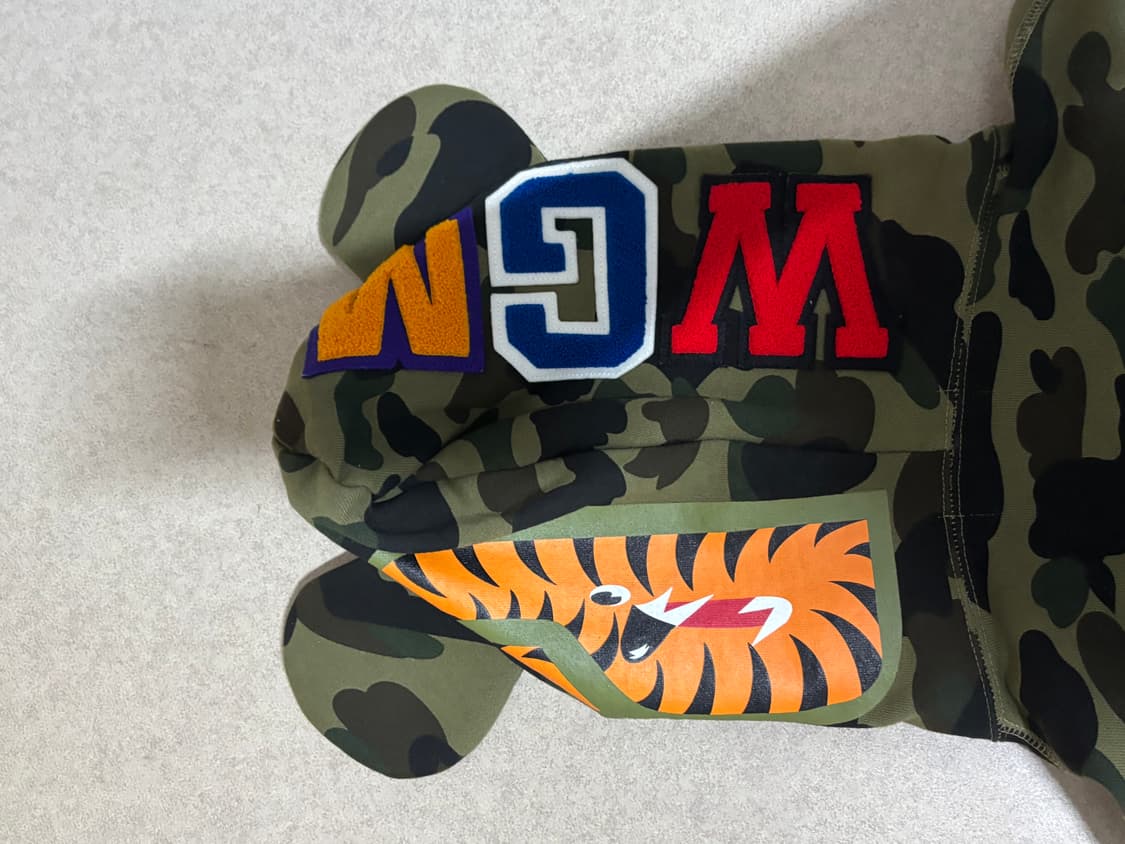 베이프 베어브릭 집업 상품이미지10