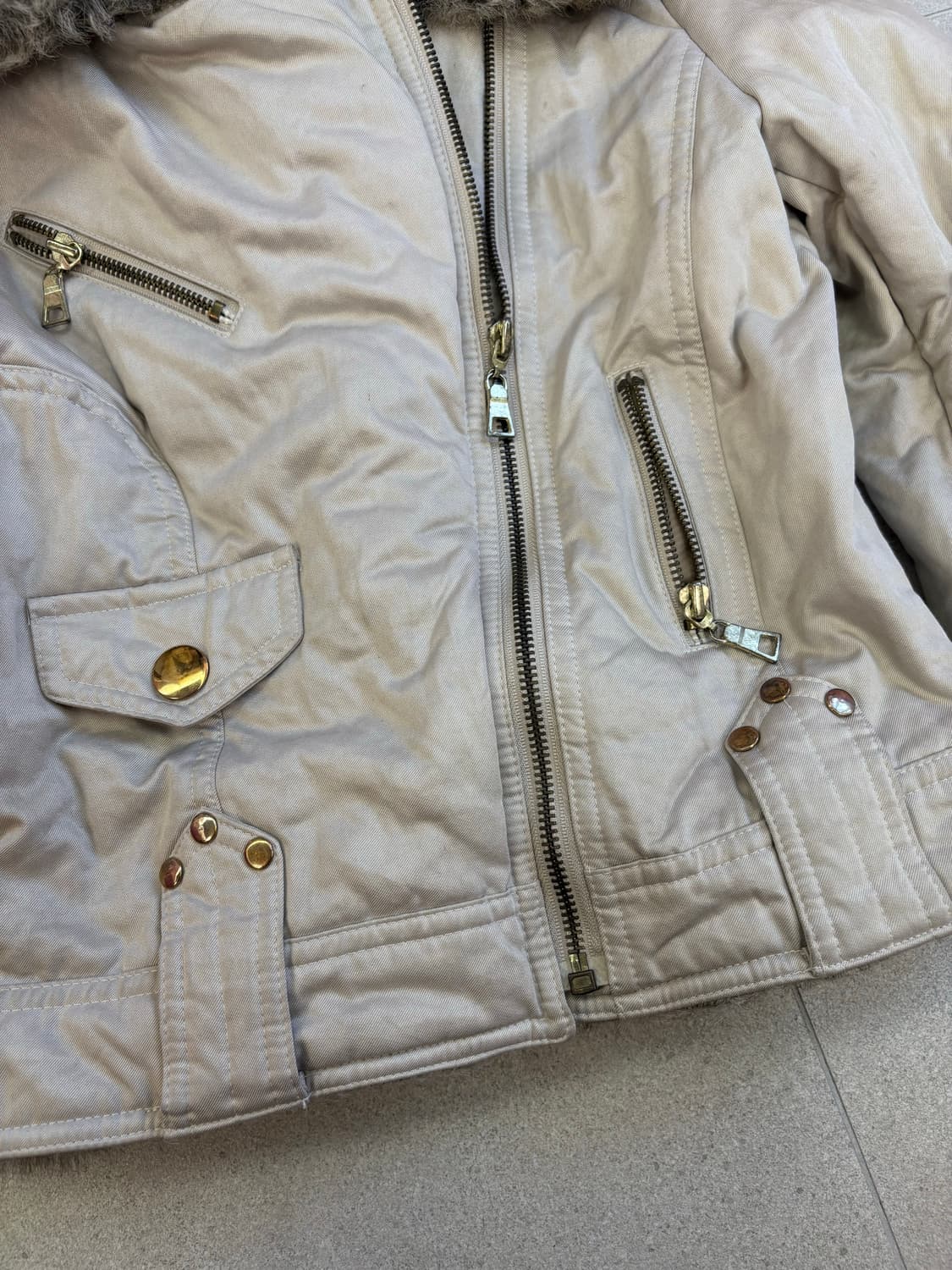 연 베이지 퍼 자켓 상품이미지2