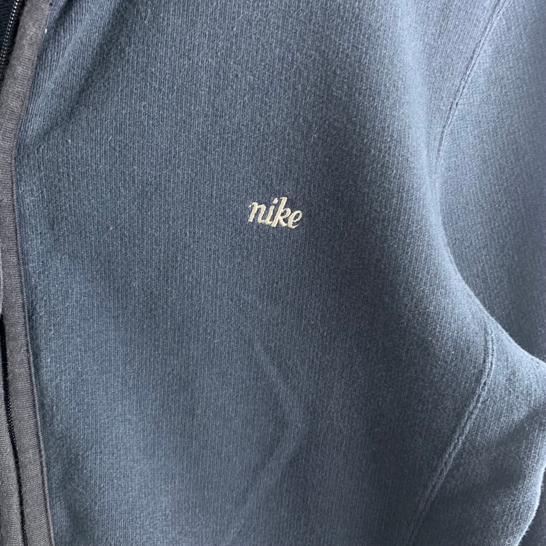 나이키 00s 자수로고 블랙 플리스 집업 상품이미지3