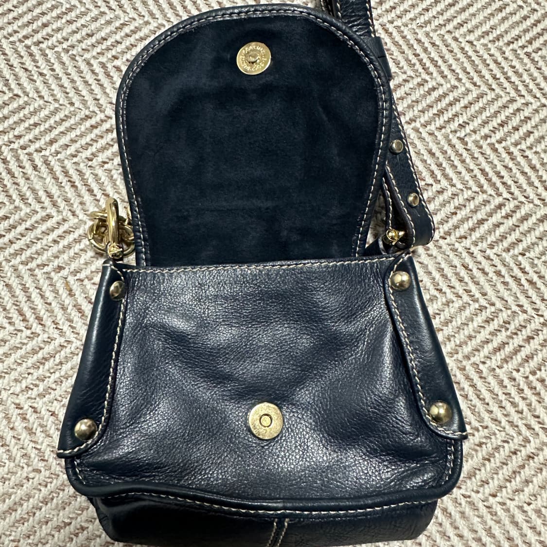 COCCINELLE italy made leather cross bag 상품이미지4