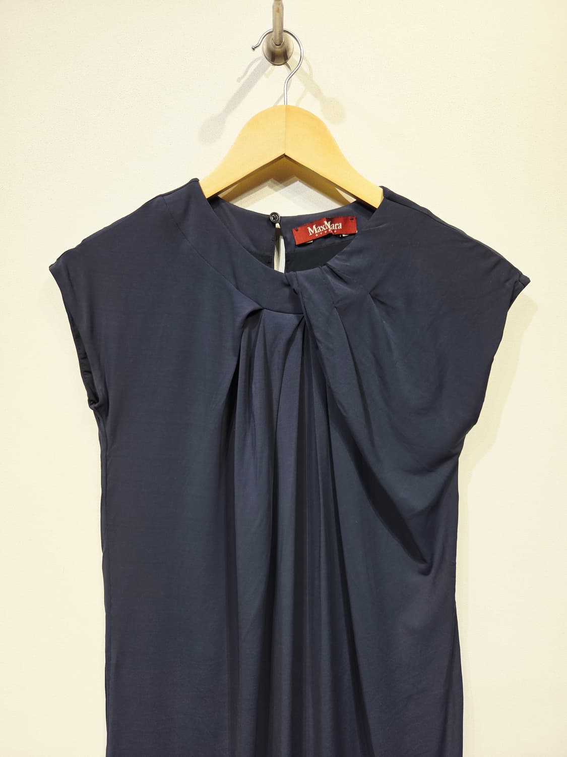 막스마라 스튜디오 드레이프 슬리브리스 원피스 상품이미지2