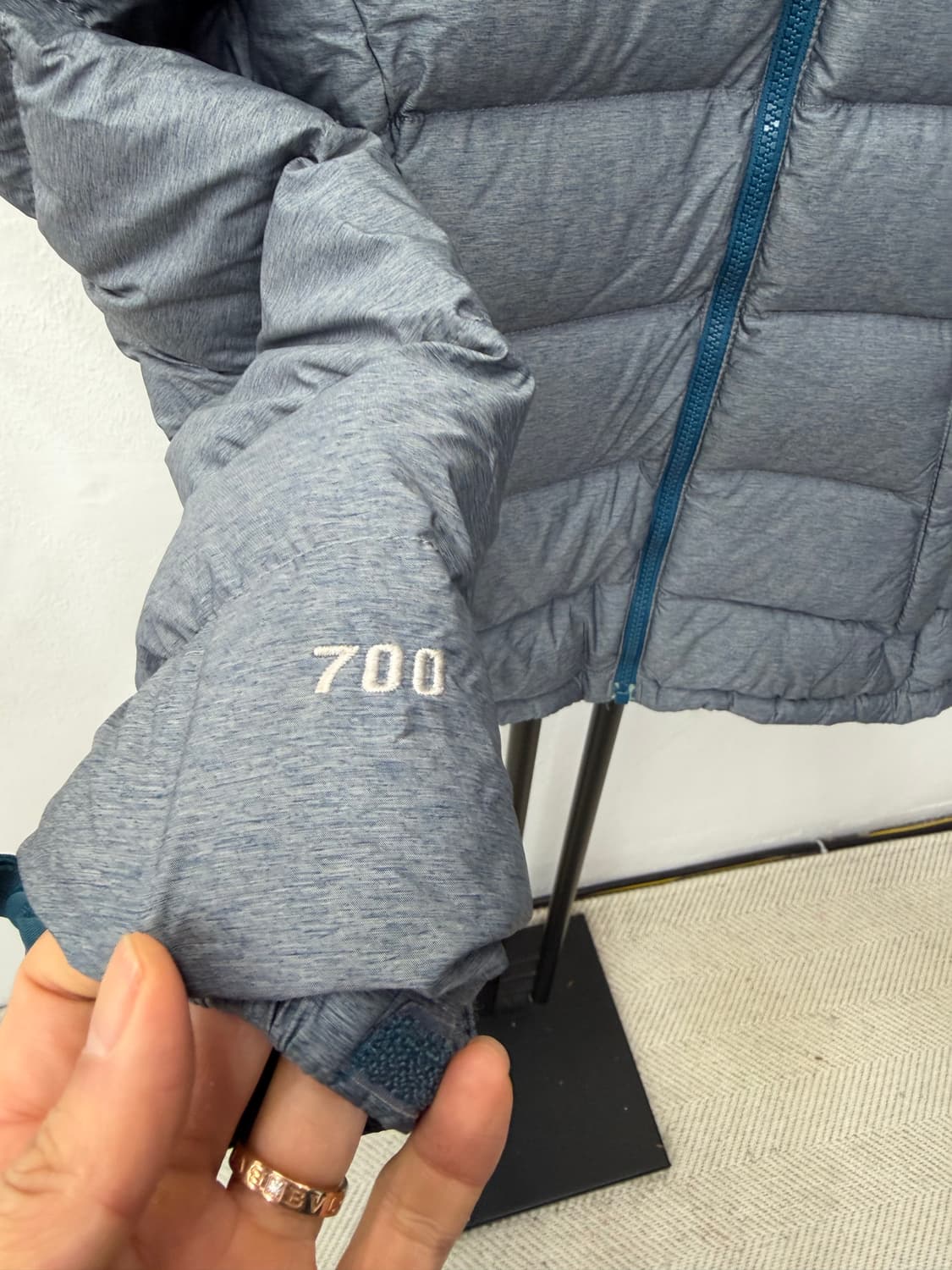 정품) 노스페이스 여성 700필 구스패딩 M 상품이미지4