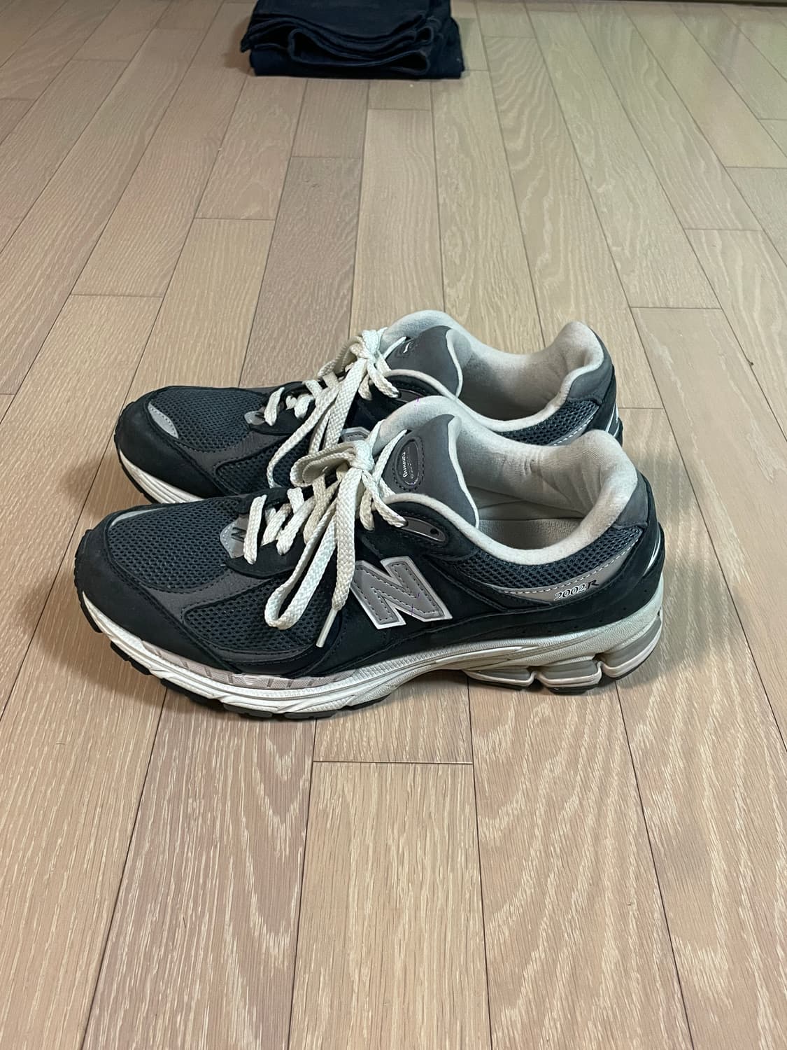 (270)뉴발란스 2002r 프리미엄 빈티지 네이비 그레이 상품이미지2