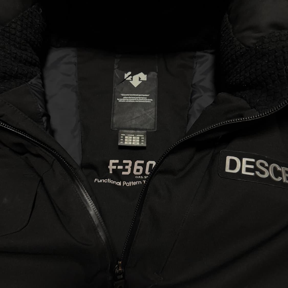 데상트 사이드로고 덕다운 패딩 자켓 상품이미지3