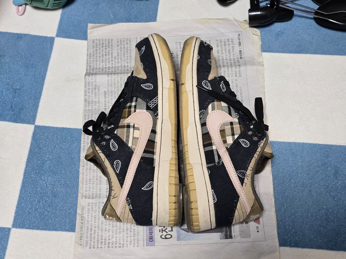 [250] 나이키 트래비스 스캇 SB 덩크 로우 상품이미지5