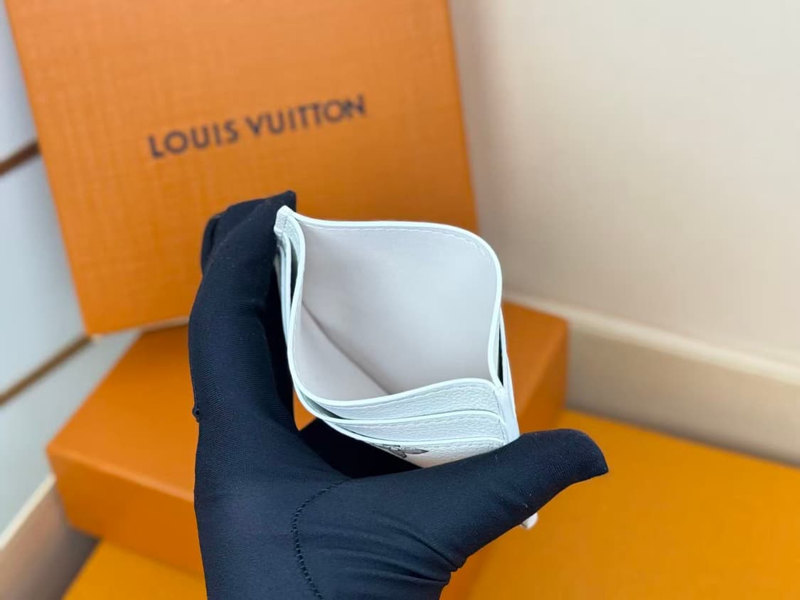 루이비통 더블 카드 홀더 화이트 상품이미지5