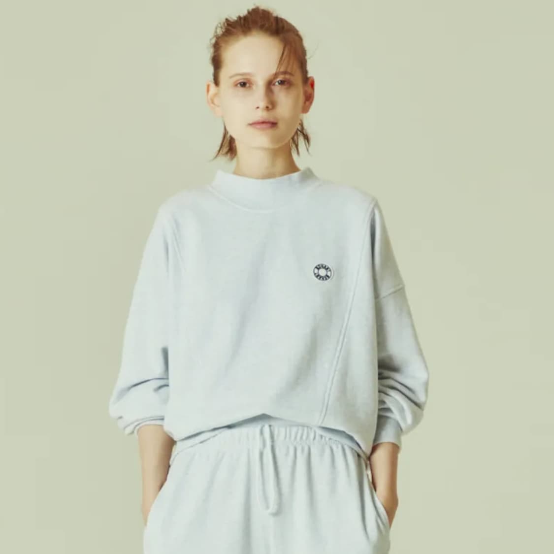 노앙(NOHANT) 로고패치 크루넥 스웻셔츠 프리사이즈 새상품 상품이미지1