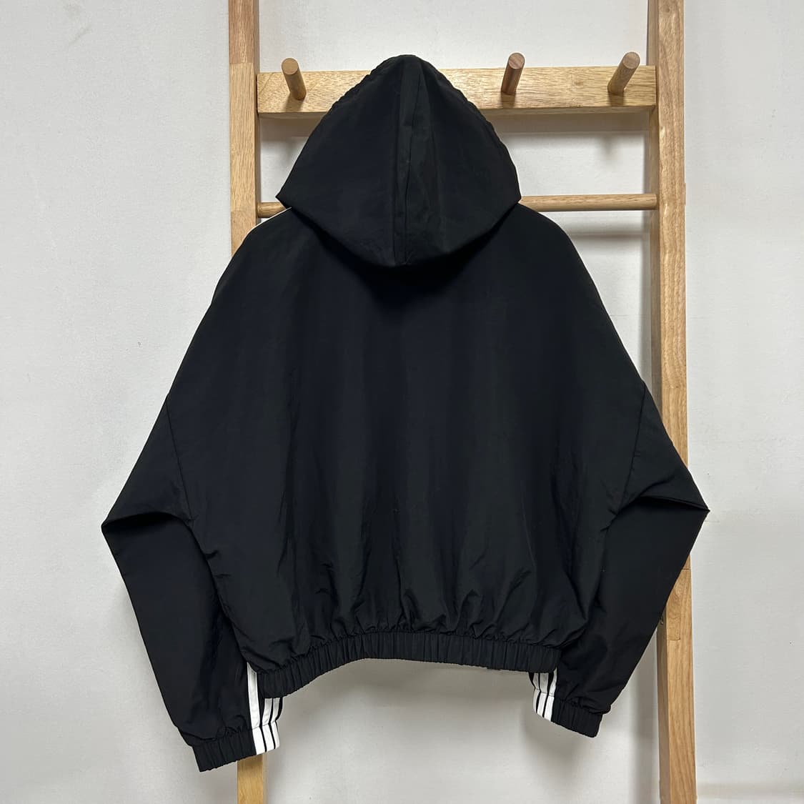 아디다스 에센셜 3S 우븐 바람막이 자켓 상품이미지4