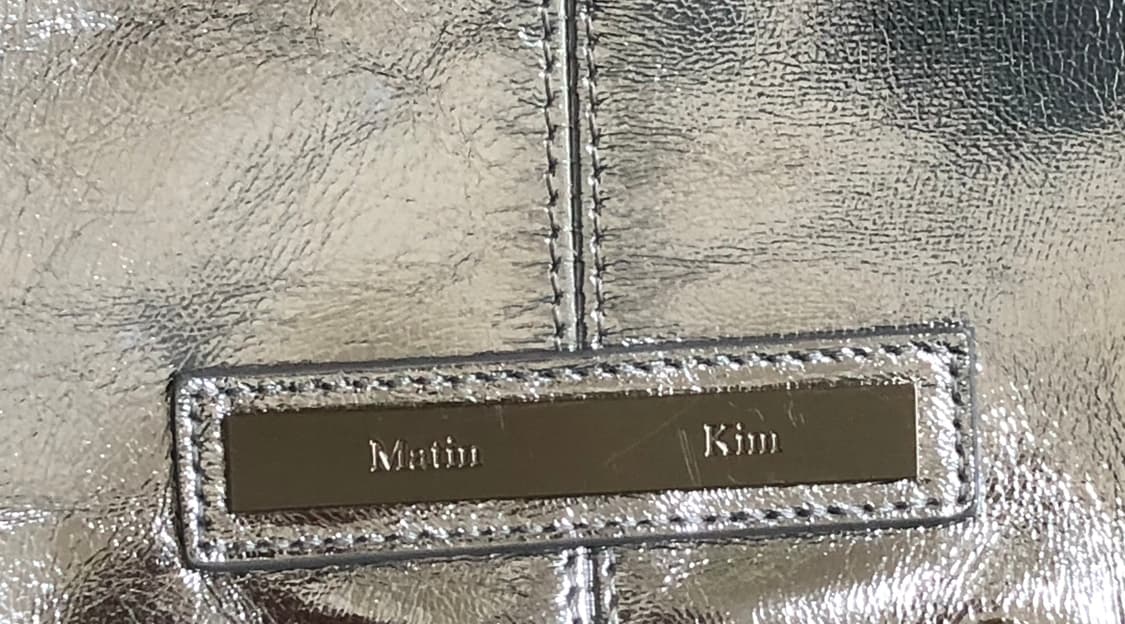 마뗑킴 stud leather shoulder bag in silver 상품이미지9