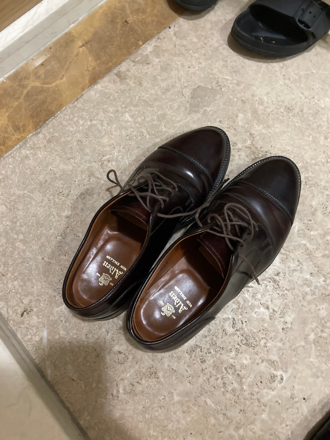 알든 코도반 2160 스트레이트 팁 블러쳐 6.5E 버건디 상품이미지3