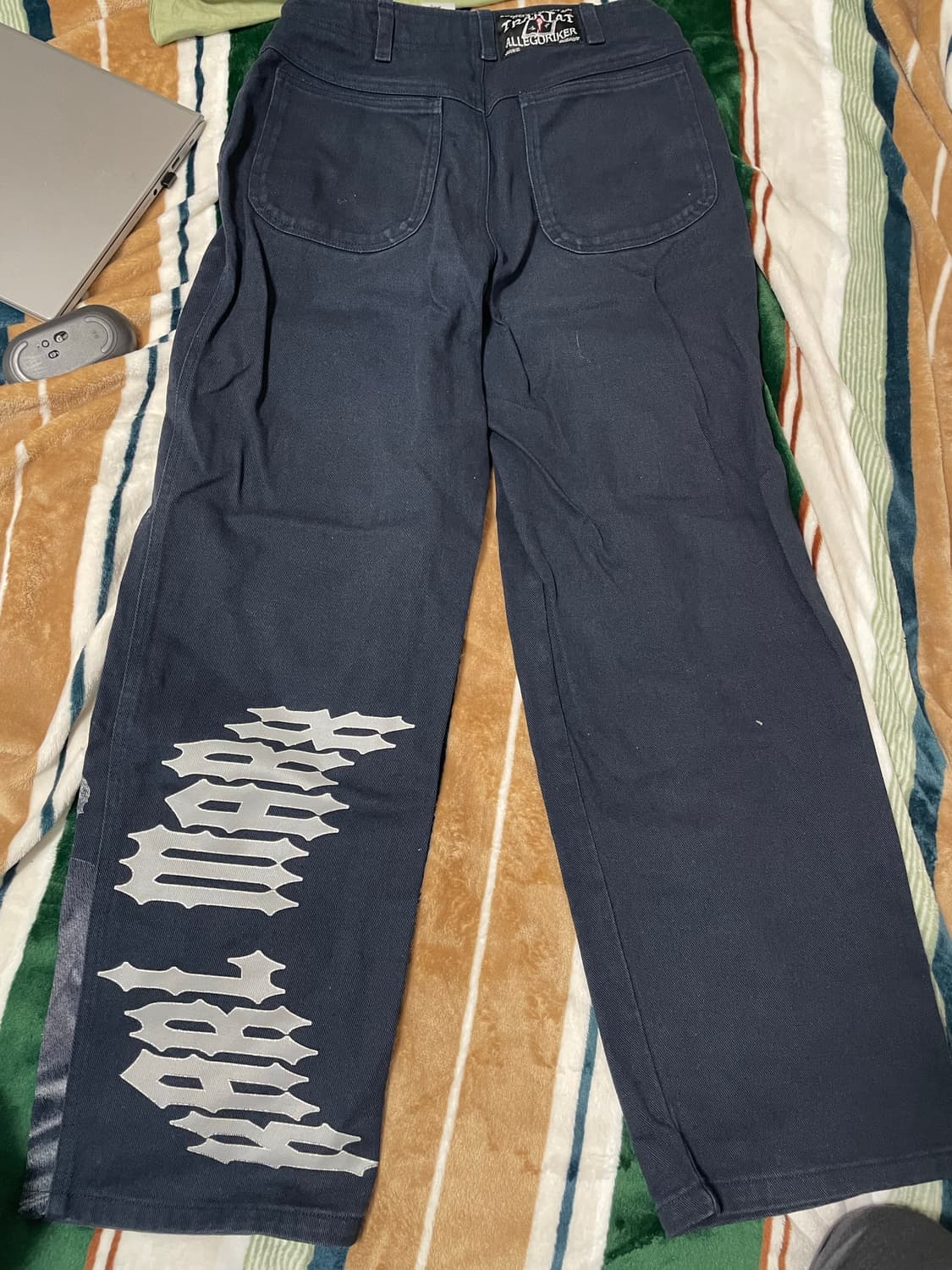 트락타트 칼 마르크스 그래픽 팬츠 상품이미지3