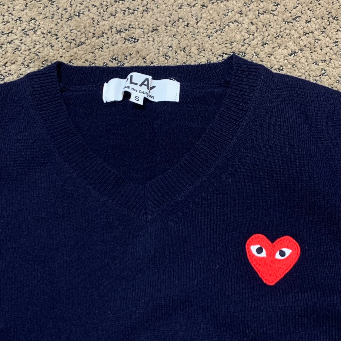 꼼데가르송 네이비 브이넥 니트 W(S) 상품이미지3