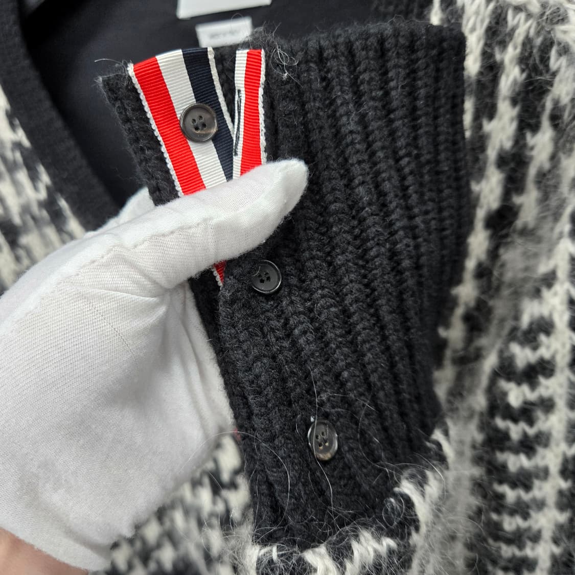 톰브라운 4BAR 하운드투스 가디건 5 상품이미지5