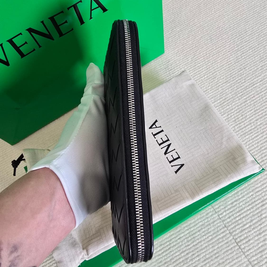 [중고/정품] 보테가 베네타 인트레치아토 지퍼 어라운드 지갑 블랙/그래스 상품이미지8