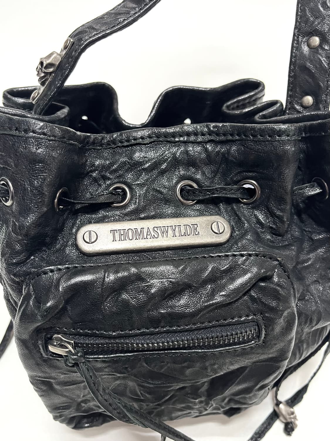 THOMAS WYLDE 레더 스컬 버킷백 상품이미지3