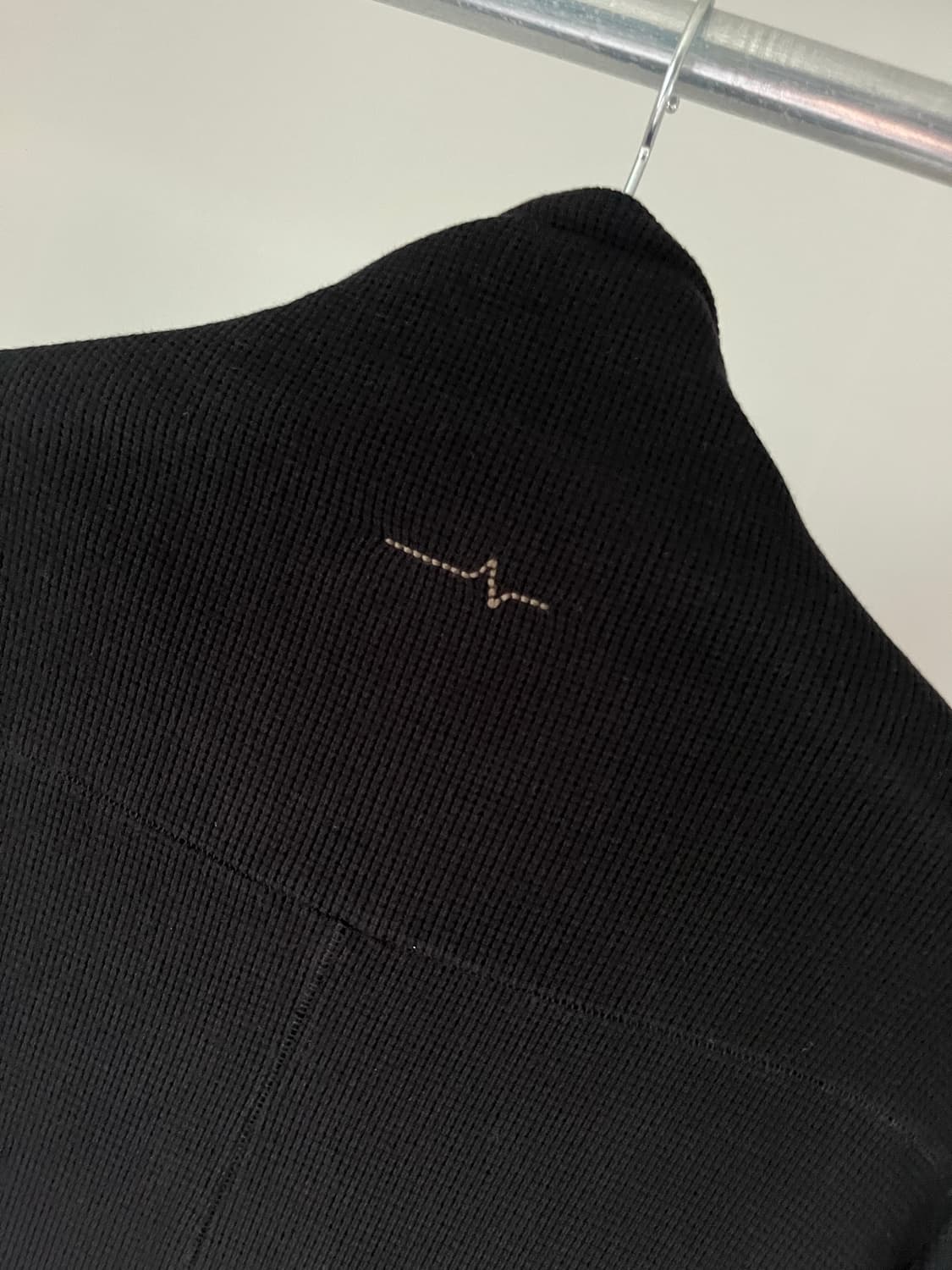 FIRST AID TO THE INJURED HIGH NECK JKT 상품이미지8