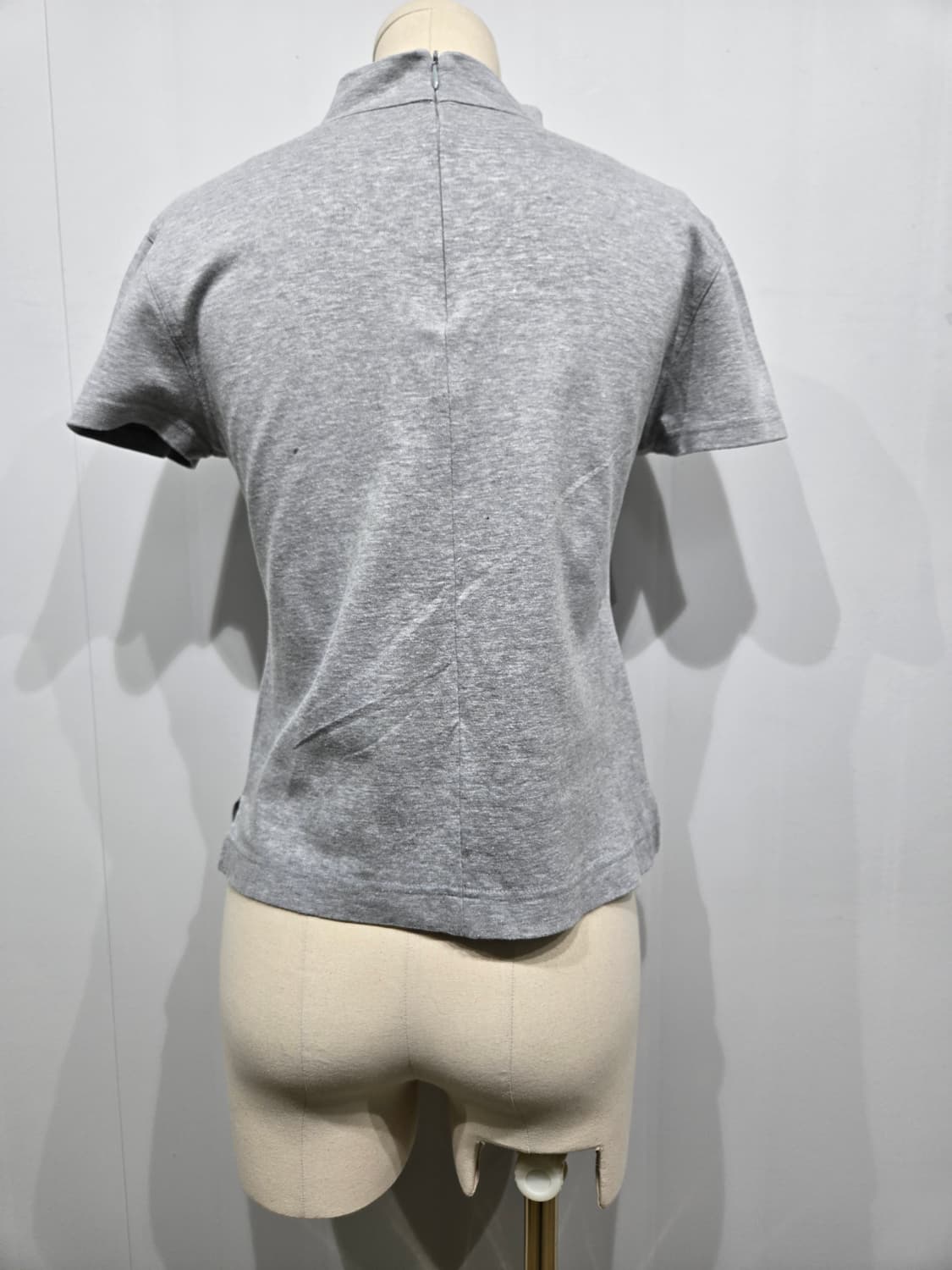 꾸레쥬 그레이 반팔 티셔츠 상품이미지2