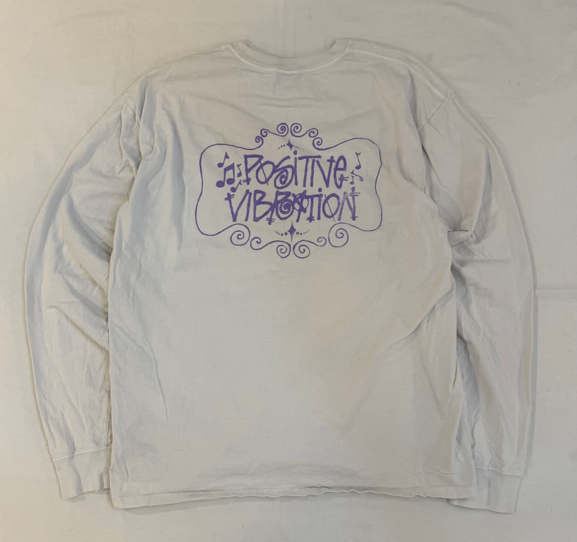스투시 포지티브 바이브레이션 롱슬리브 티셔츠 화이트 상품이미지1
