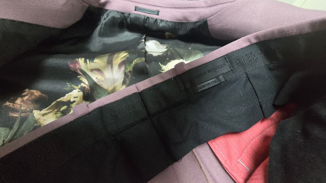 러블리한 Alexander McQueen 수트 상품이미지7