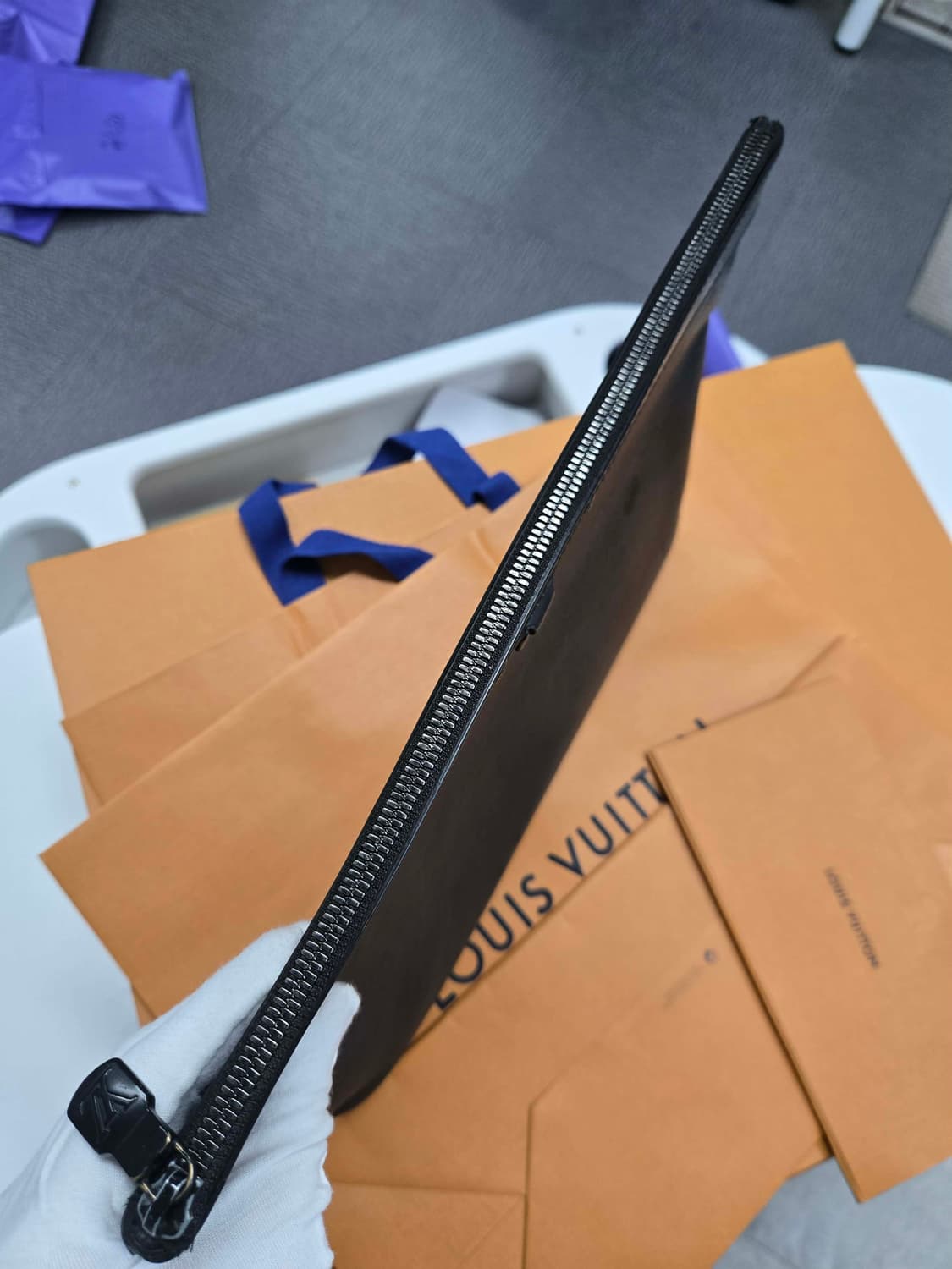 [40%할인] 루이비통 포쉐트 쉐도우 클러치백 상품이미지6