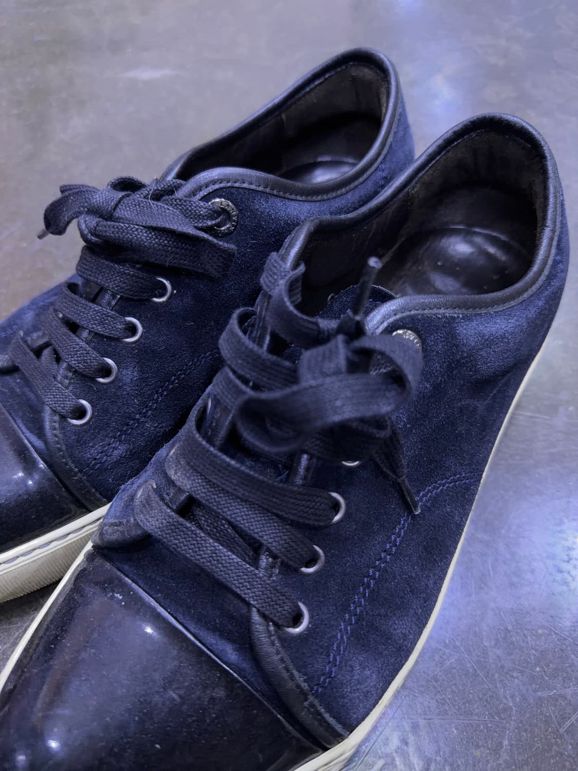 랑방 벨루어 스웨이드 스니커즈 네이비 블랙 6 사이즈 250 상품이미지4