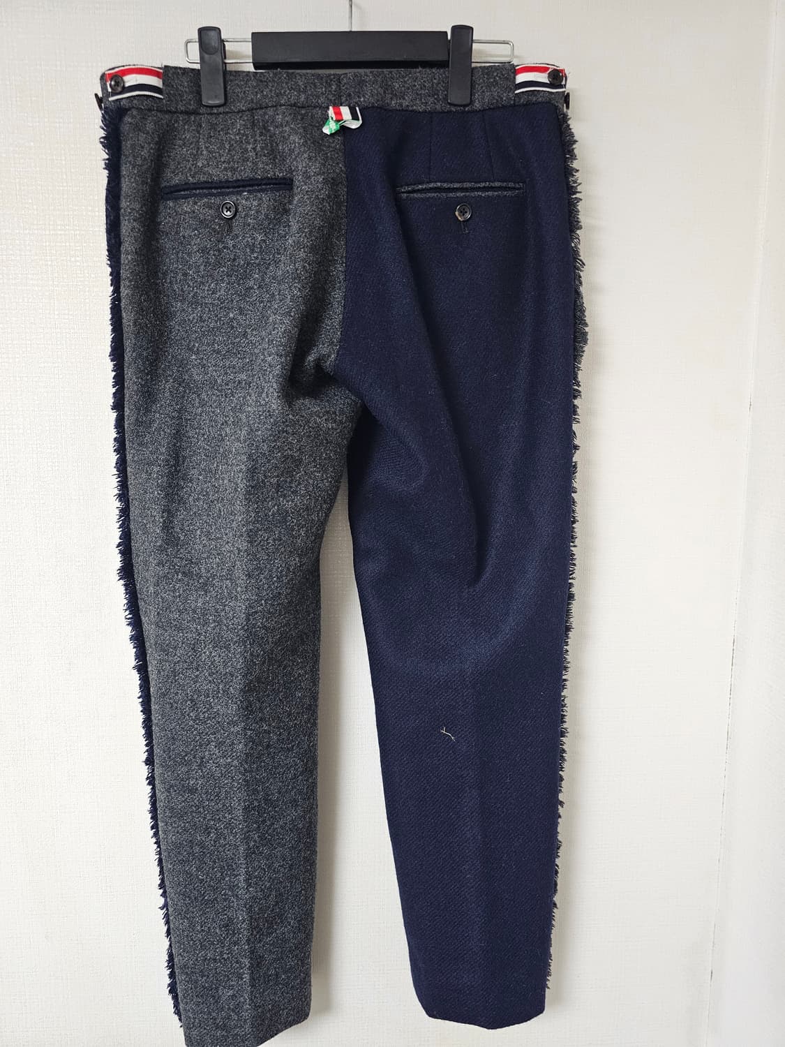 톰브라운 셰틀랜드 펀믹스 헤링본 코트 바지
셋업 판매(100/30) 상품이미지8