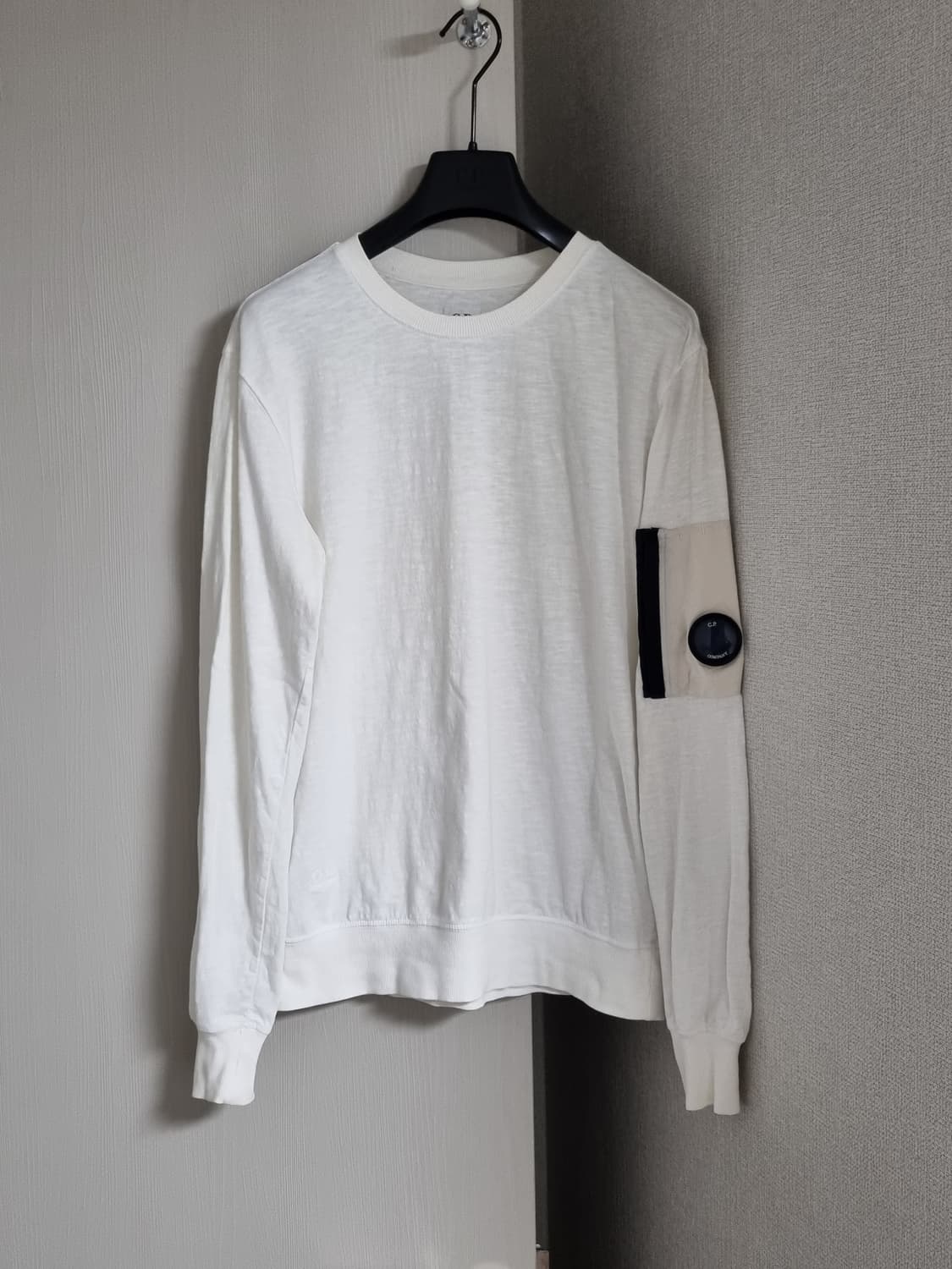 cp컴퍼니 렌즈 맨투맨 상품이미지1