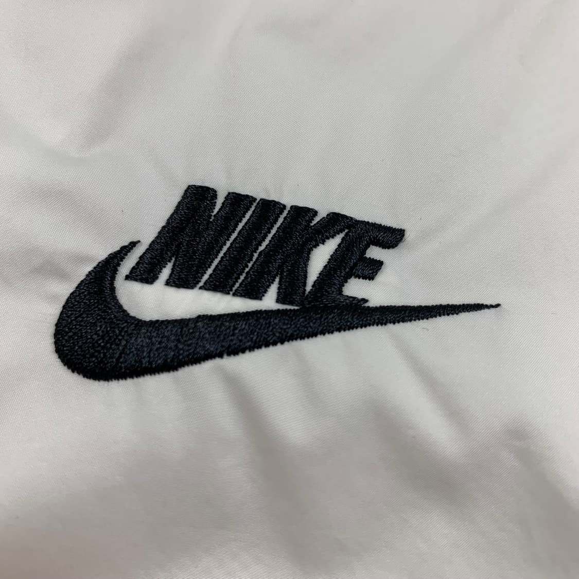 나이키 빅로고 우븐 바람막이 자켓 화이트 상품이미지4