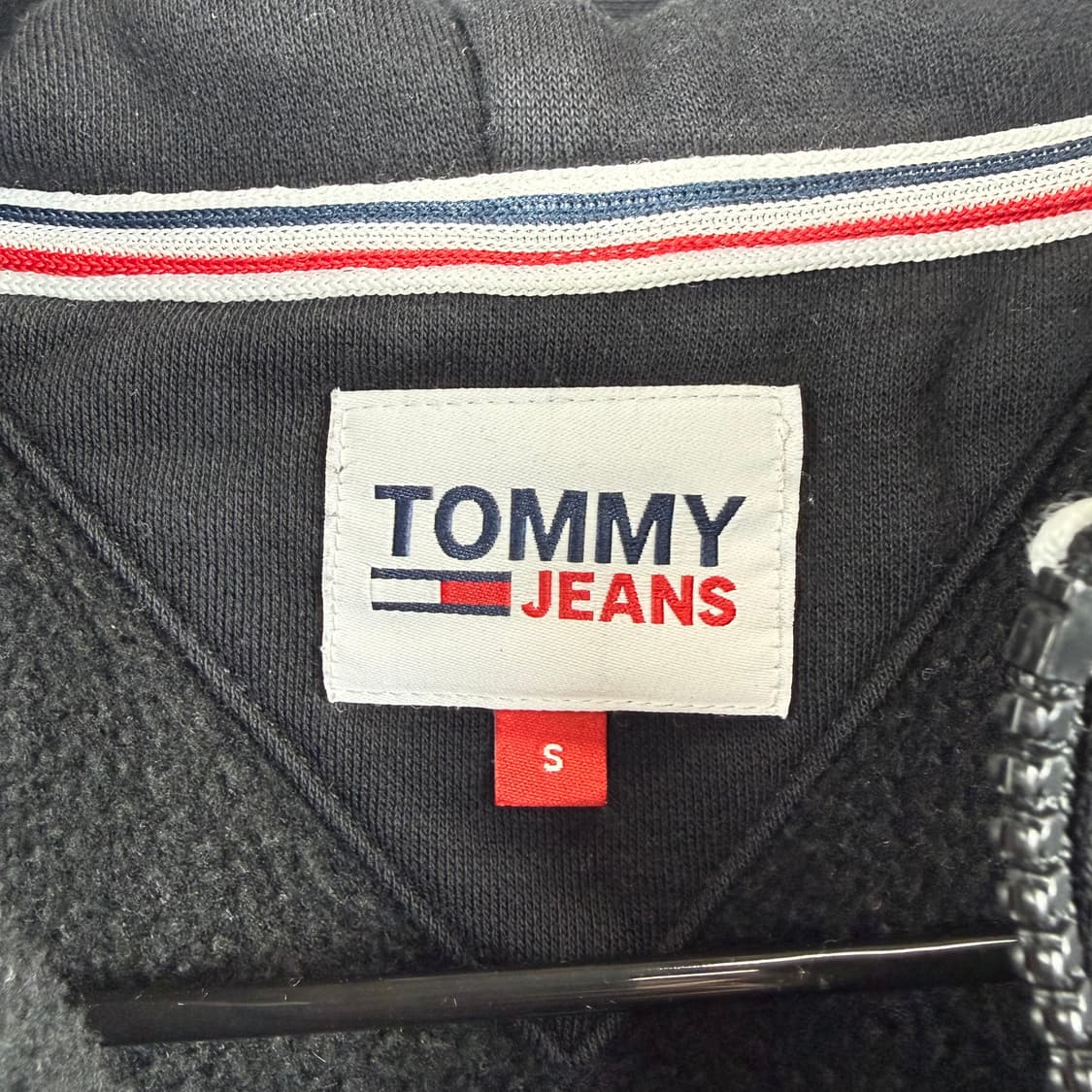 (S) 타미진스 우먼스 스몰 패치로고 기모 후드집업 블랙 상품이미지4