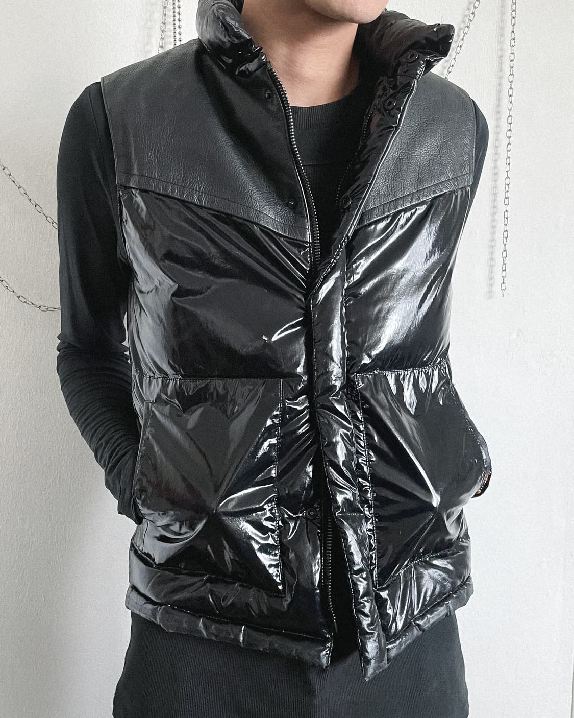 지방시 오피움 09AW 리카르도 티시 레더패널 글로시 패딩베스트 상품이미지5