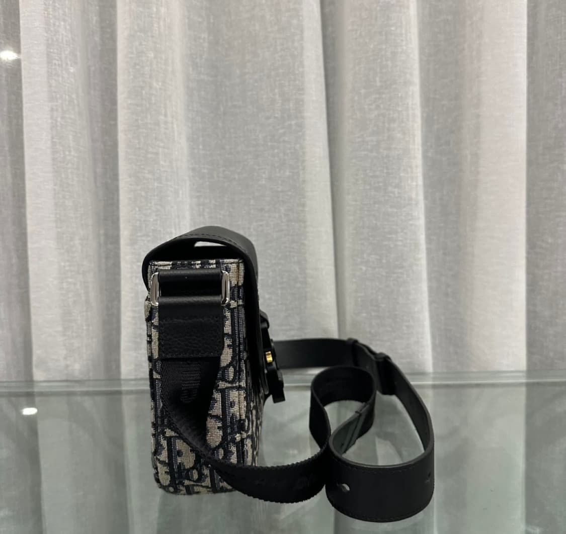 디올 오블리크 새들 플랩 메신저백 베이지 상품이미지6