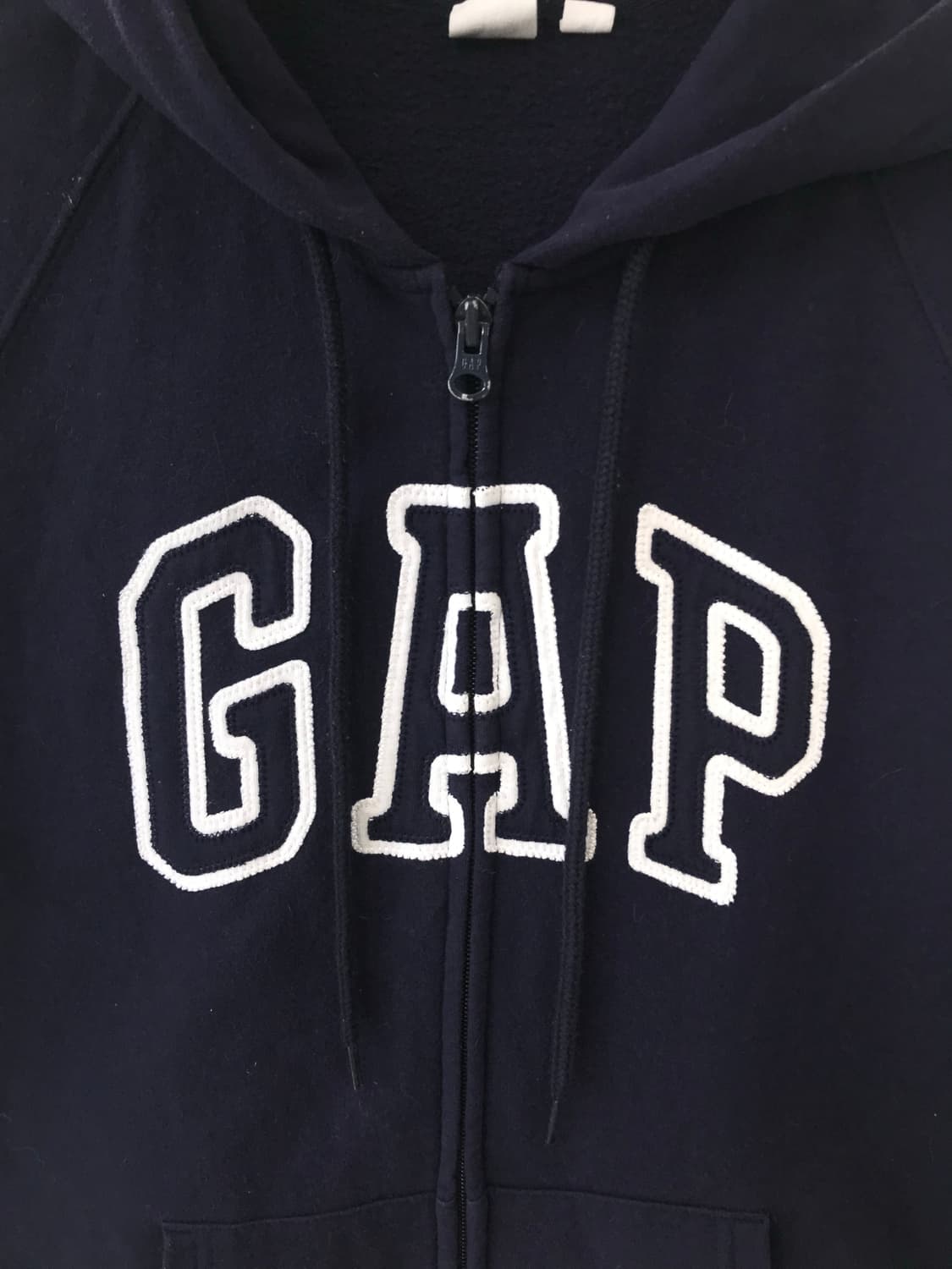 Gap 갭 자수로고 네이비 후드집업 상품이미지4