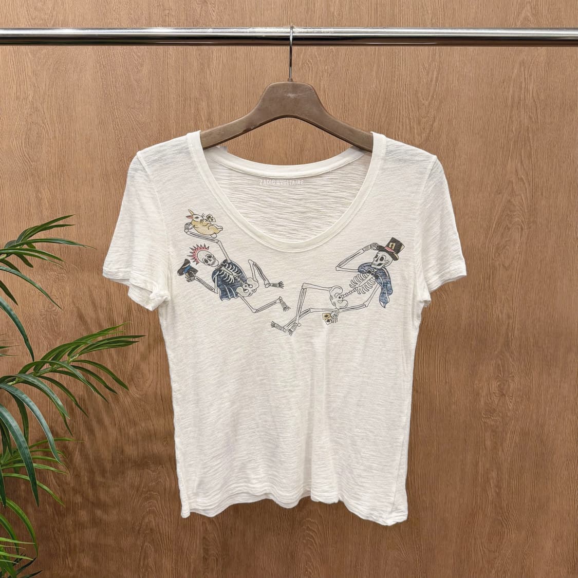 쟈딕 앤 볼테르 반팔 티셔츠 와이드 라운드넥 스컬 프린팅 디테일 화이트 상품이미지1