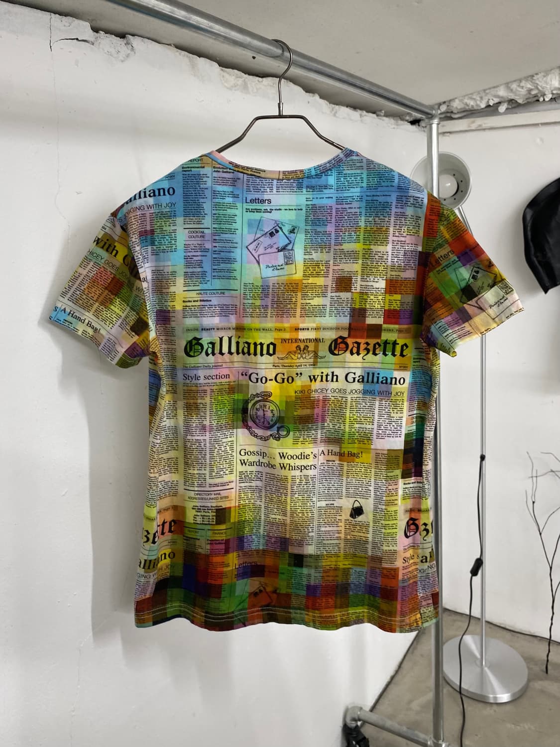 존 갈리아노 뉴스페이퍼 티셔츠 상품이미지5